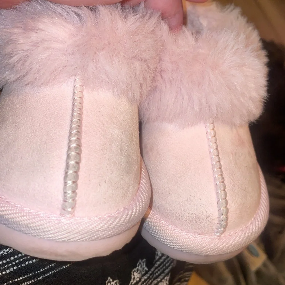 Cozy Pink Kids Shoes with Faux Fur Trim size 6